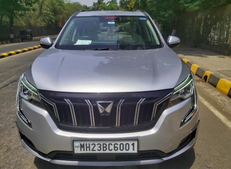 Mahindra XUV700 AX 7 Petrol AT 7 STR 2021