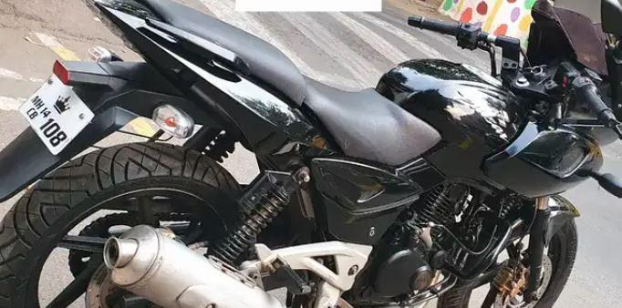 Bajaj Pulsar 220cc 2010