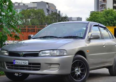 Mitsubishi Lancer GLXI 1.5 2002
