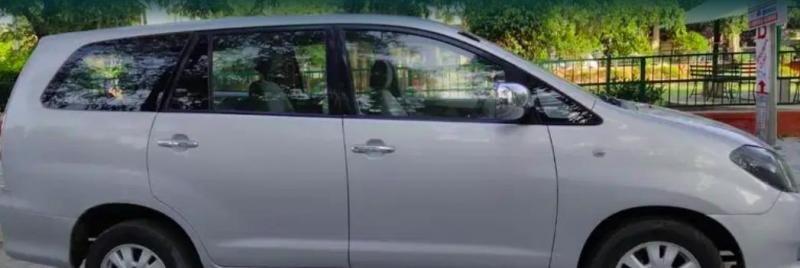 Toyota Innova 2.0 V 2011
