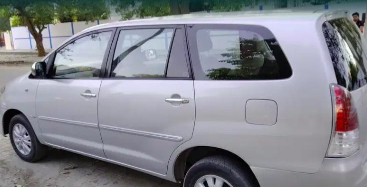 Toyota Innova 2.0 V 2011