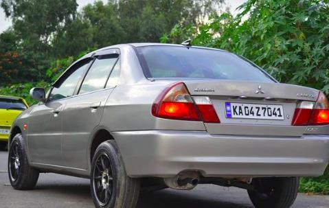 Mitsubishi Lancer GLXI 1.5 2002