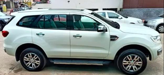 Ford Endeavour Titanium 2.2 4x2 AT 2019