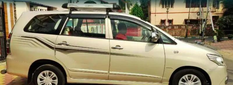 Toyota Innova 2.5 G 8 STR BS III 2014