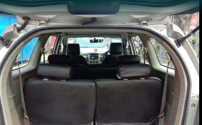 Toyota Innova 2.5 G 8 STR BS IV 2012