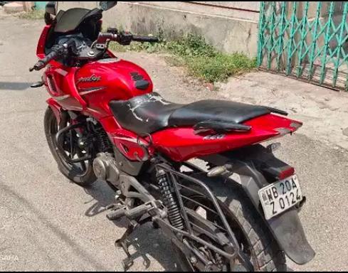 Bajaj Pulsar 220F 2018