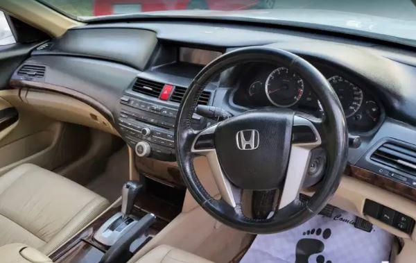 Honda Accord 2.4 AT 2010