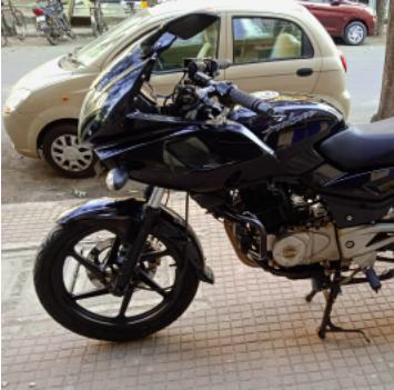 Bajaj Pulsar 220F 2011