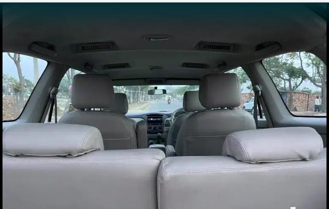 Toyota Innova 2.5 EV PS 7 STR 2011