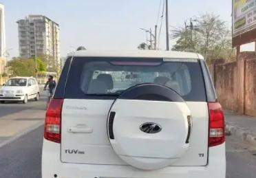 Mahindra TUV300 T8 2018