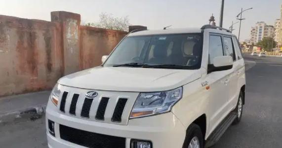 Mahindra TUV300 T8 2018