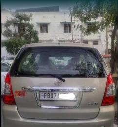 Toyota Innova 2.5 V 7 STR 2012