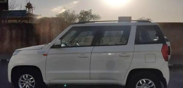 Mahindra TUV300 T8 2016