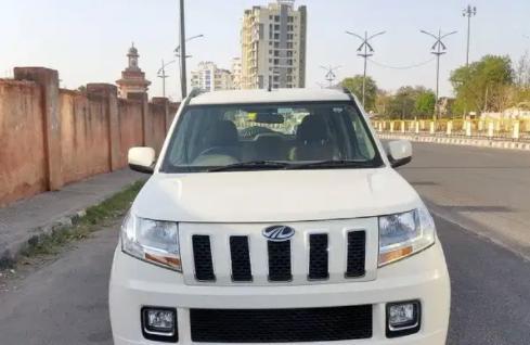 Mahindra TUV300 T8 2018