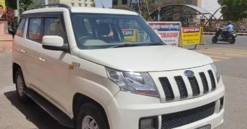 Mahindra TUV300 T8 2016