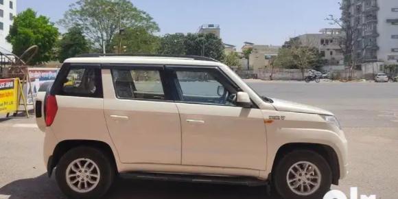 Mahindra TUV300 T8 2016