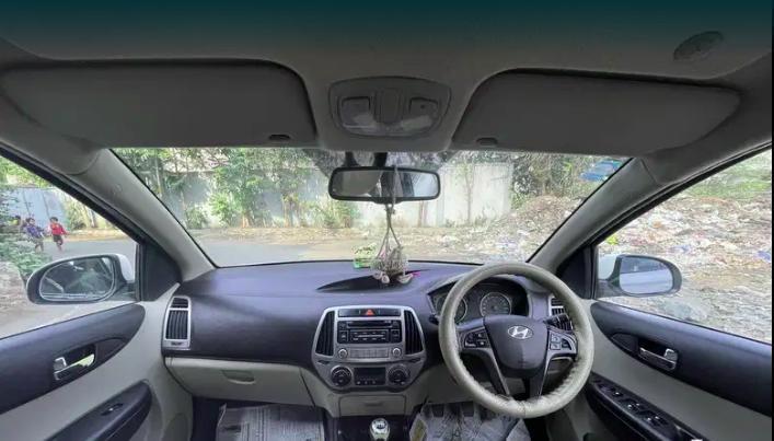 Hyundai i20 Sportz 1.4 CRDi 2012