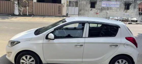 Hyundai i20 Sportz 1.4 CRDi 2013