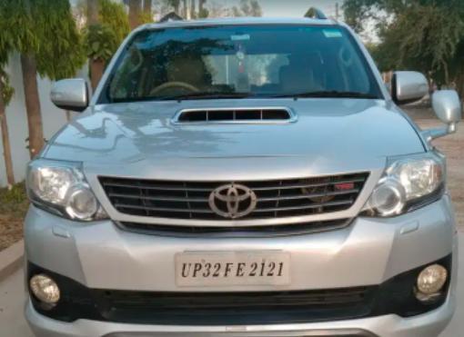 Toyota Fortuner 2.8 4x4 MT 2013
