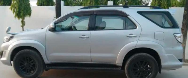 Toyota Fortuner 2.8 4x4 MT 2013