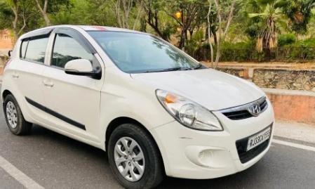 Hyundai i20 Sportz 1.2 (O) 2012