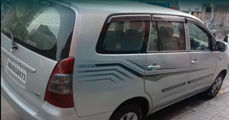 Toyota Innova 2.0 GX 8 STR 2011