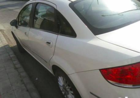 Fiat Linea Emotion Multijet 1.3 2012