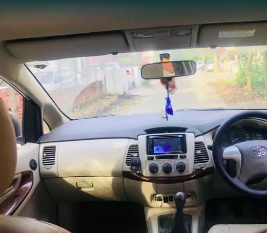 Toyota Innova 2.5 GX 7 STR BS IV 2013