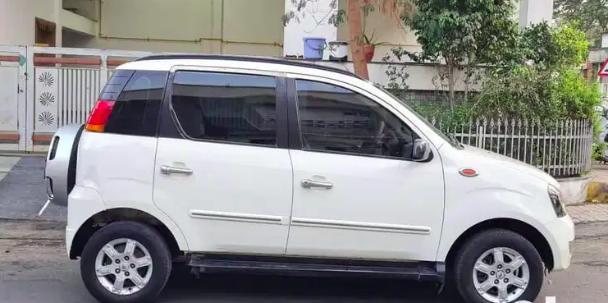 Mahindra Quanto C8 2013