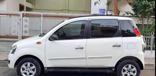 Mahindra Quanto C8 2013