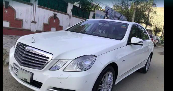 Mercedes-Benz E-Class 220 CDI AT 2012