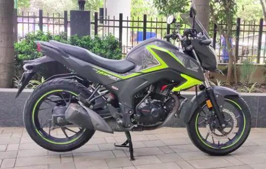 Honda CB Hornet 160R STD 2016