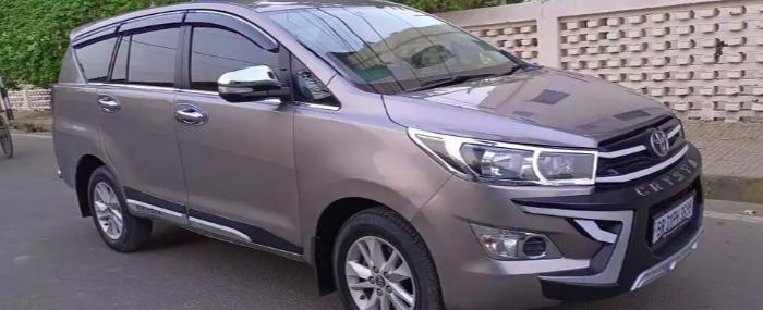 Toyota Innova Crysta 2.4 Touring Sport MT 2017