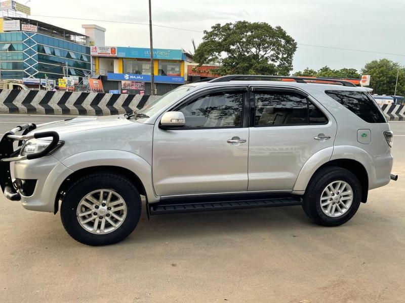 Toyota Fortuner 3.0 4X4 MT 2014