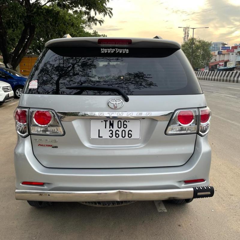 Toyota Fortuner 3.0 4X4 MT 2014