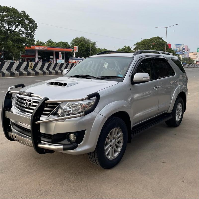 Toyota Fortuner 3.0 4X4 MT 2014