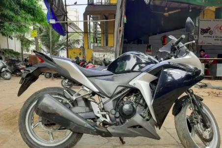 Honda CBR 250R 2011