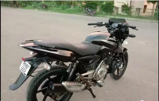 Bajaj Pulsar 150cc 2015