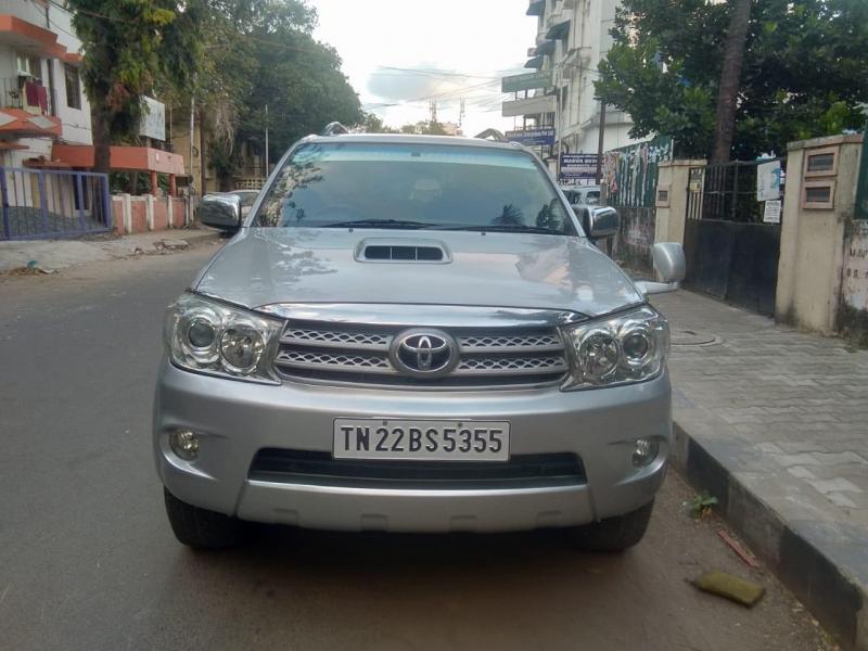 Toyota Fortuner 2.8 4x4 MT 2010