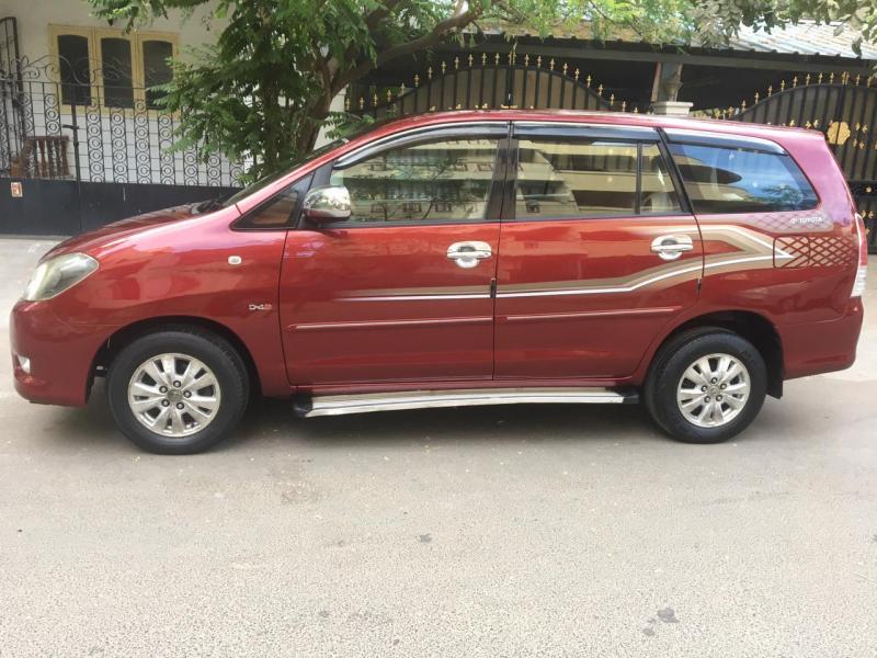 Toyota Innova 2.0 V 2010