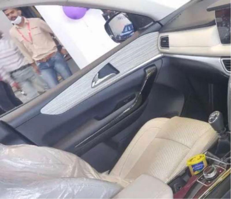 Mahindra XUV700 MX Diesel MT 5 STR 2022