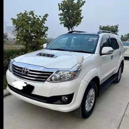 Toyota Fortuner Sportivo 4x2 AT 2017