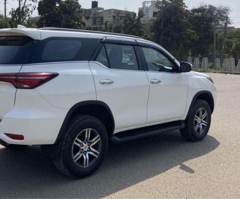 Toyota Fortuner Legender 2.8 4x4 AT 2021