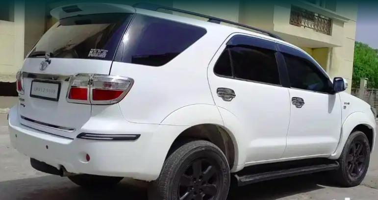 Toyota Fortuner 3.0 MT 4X4 2011