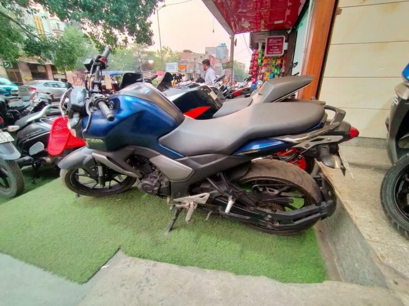 Used Yamaha Fzs Fi V Cc Model Pid Bike For