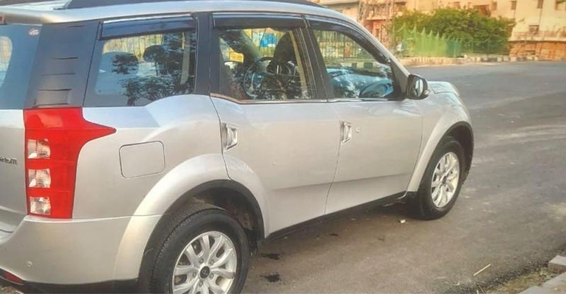 Mahindra XUV500 W10 2018