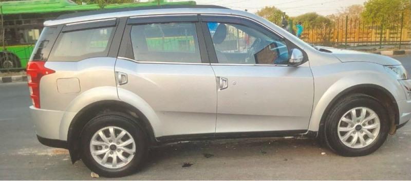 Mahindra XUV500 W10 2018