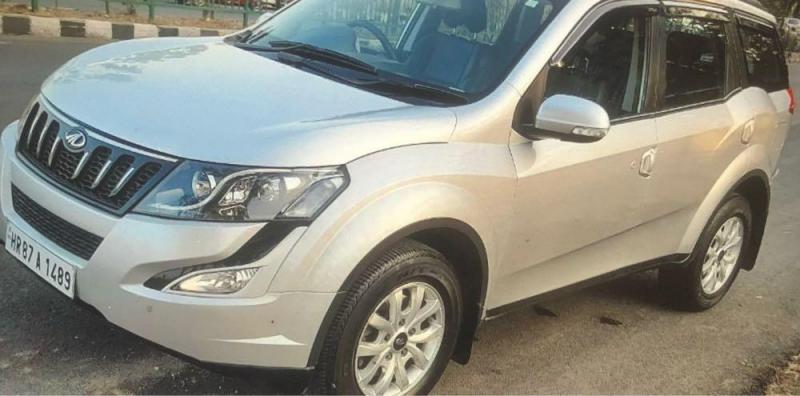 Mahindra XUV500 W10 2018