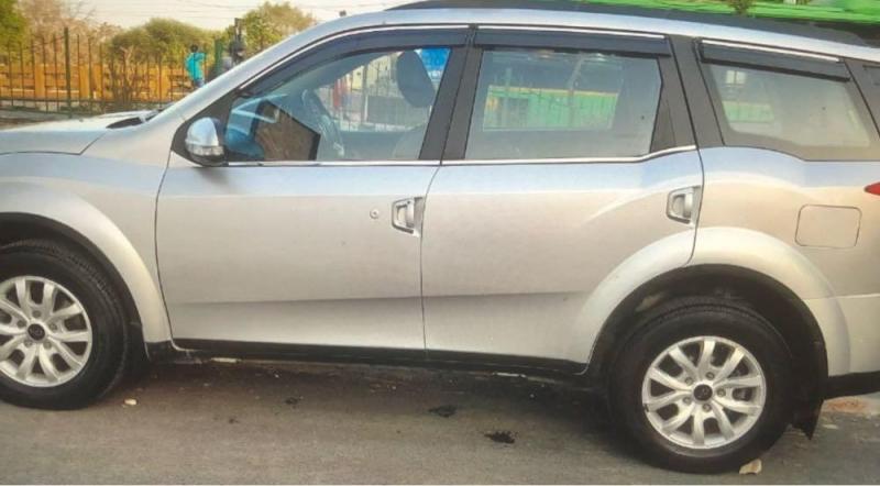 Mahindra XUV500 W10 2018