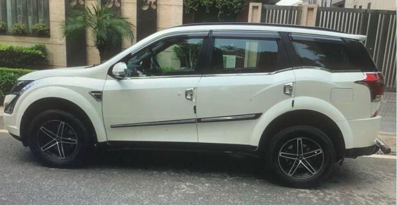 Mahindra XUV500 W7 2019